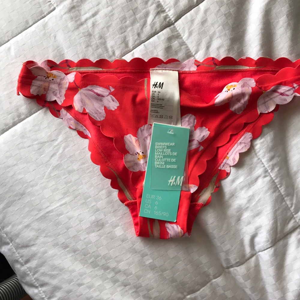 US 6 NWT Orange/Red Floral Bikini Bottoms